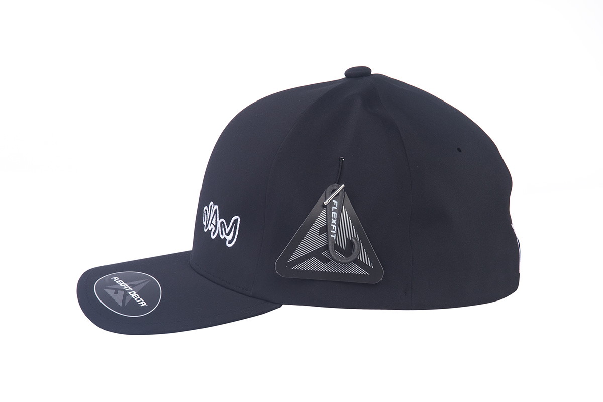 FD01343 – Black Curved Peak Flexfit Delta - N!A Caps